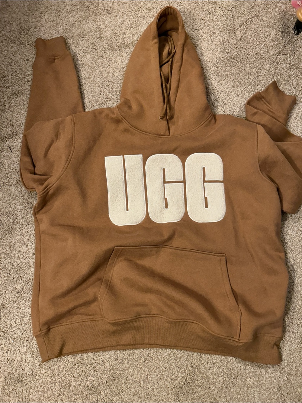 UGG Chest Logo Crewneck Hoodie in Brown with White Logo. NWOT 3X